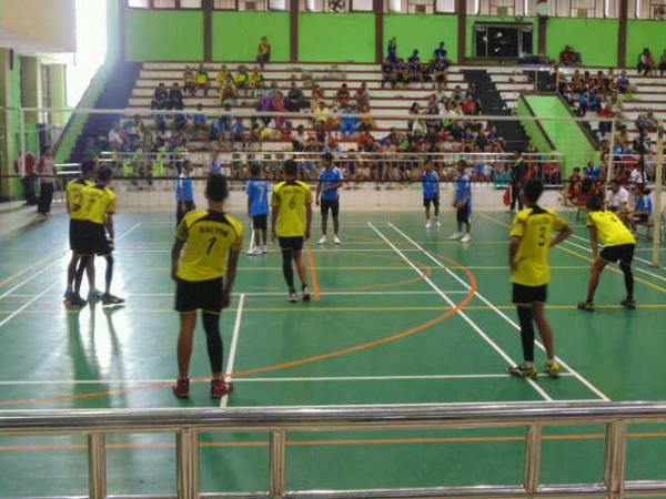 _Refinaldo's tweet photo. Kaltim vs maluku http://t.co/B8s03MHR5Y