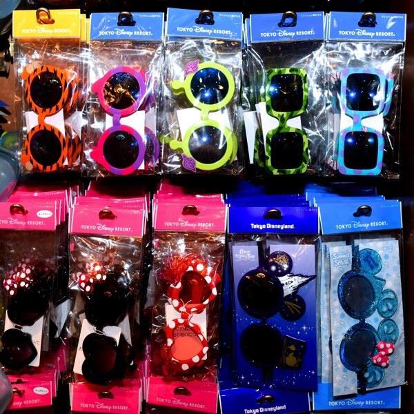 Mezzomikiのディズニーブログ Di Twitter 真夏のディズニーの定番 サングラスにリトルグリーンメン チェシャ猫などが登場 Http T Co Bjx79jn0yb キャラクターサングラスがたくさん追加 グラス部分にキャラクターもデザインされてますよ Http T Co Pommtxid8u Mezzomikiのディズニーブログ Di Twitter 真夏のディズニーの定番 サングラスにリトルグリーンメン チェシャ猫などが登場 Http T Co Bjx79jn0yb キャラクターサングラスがたくさん追加 グラス部分にキャラクターもデザインされてますよ Http T Co Pommtxid8u
