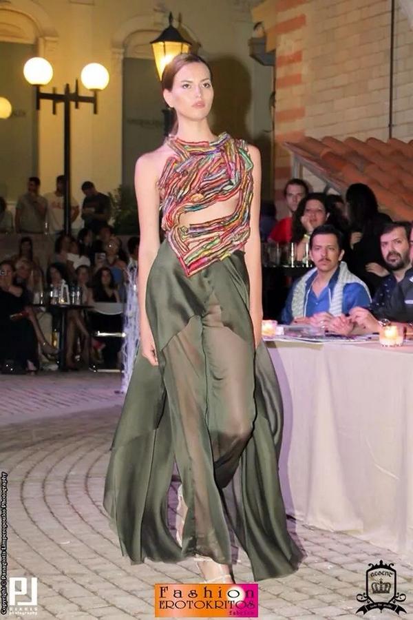 Pieruz191's tweet photo. @MissUVenezuela Fashion show Erotokritos - Athenas http://t.co/ufO3rUJRSO