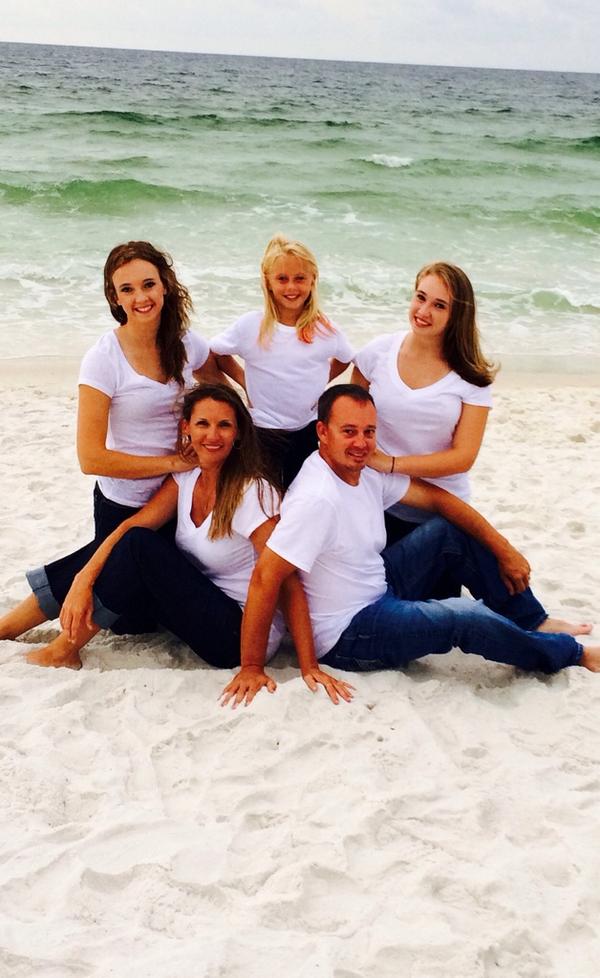 i❤️my fam #TheTuckers #beachpictures #LoveDestin🌺