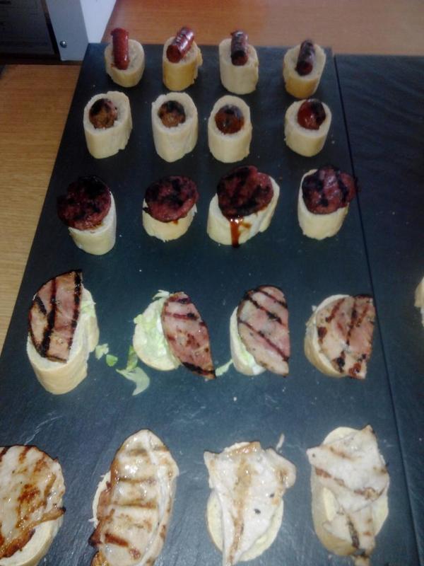 GuaridaChaman's tweet photo. Ven a la Guarida del Chamán y disfruta de la mayor variedad de Pintxos http://t.co/GLOyvbRmcf