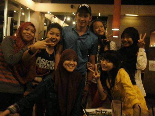 RT <a href="/RaditersBandung/">OFC RezkyAdhitya™</a>: M&amp;G <a href="/rezky_charity/">rezkycharity™</a> <a href="/rezky_fjsi/">Rezkyadhitya</a> <a href="/Rantiamaliam/">(Bukan Jason) Ranti.</a> @Ranie57 @dika_qwaa  @TamiPrihanna at <a href="/SushiMiseID/">SushiMise</a>