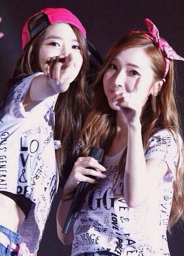 Naoki Snsd 태연love どっちが人気なのかな テニー夫婦はrt ユナジェシカ夫婦はファボ 決められない人は両方 Http T Co Z01jwmmr57 Naoki Snsd 태연love どっちが人気なのかな テニー夫婦はrt ユナジェシカ夫婦はファボ 決められない人は両方 Http T Co Z01jwmmr57