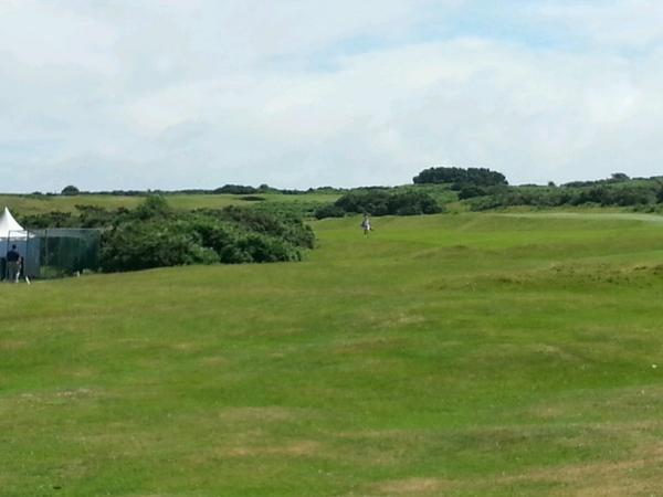 MarkDaubneyGolf's tweet image. Just finished practice round at Southerndown. Got a new game, it&apos;s called spot the fairway! #classcourse #tough