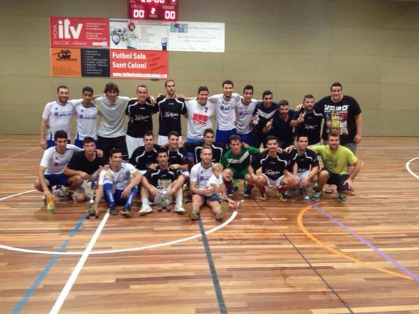 A10Events's tweet photo. Gran II edició de les 24h de futsal de sant celoni. Goffiks guanya per 2n any consecutiu davant Transport Angel Roca http://t.co/3WPU5P3Aw9