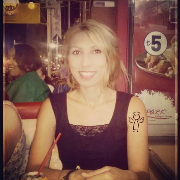 00688Emine's tweet photo. Neler oluyor ? 😁😁😁😇 http://t.co/KvhOTDLItJ