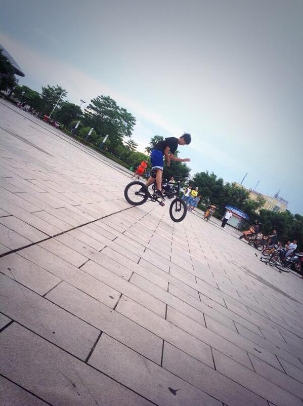 21zhang_'s tweet image. @fixedgearbikes