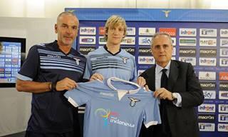 RT <a href="/GNFI/">Good News From Indonesia</a>: Lazio, ya? RT <a href="/FirdsAmri/">Daus</a>: Lihat sponsor di jersey klub ini ? :)