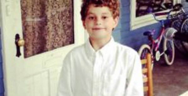 bringmethenews's tweet photo. 8-year-old gets rock-star treatment for front-porch piano concert http://t.co/HklkP6ORYk Aww... #DylanShow http://t.co/9r2tfWaP8X