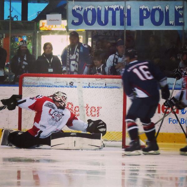bulldogsqueen's tweet image. It's never easy as a back up coming on when your side's confidence is already  shot, @LukeRead33 doing his best #AIHL