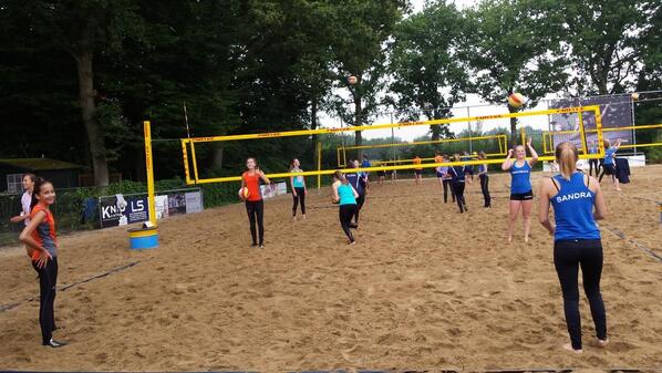 BeachPolaris's tweet photo. Vandaag lekker beachen bij @BredaBeach http://t.co/P9ZJspbMYR