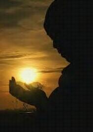 jika ternyta aku tak layak untk dia. Izinkan aku pergi darinya, tapi ku mhon beri aku kekuatan untk selalu tegar :')"