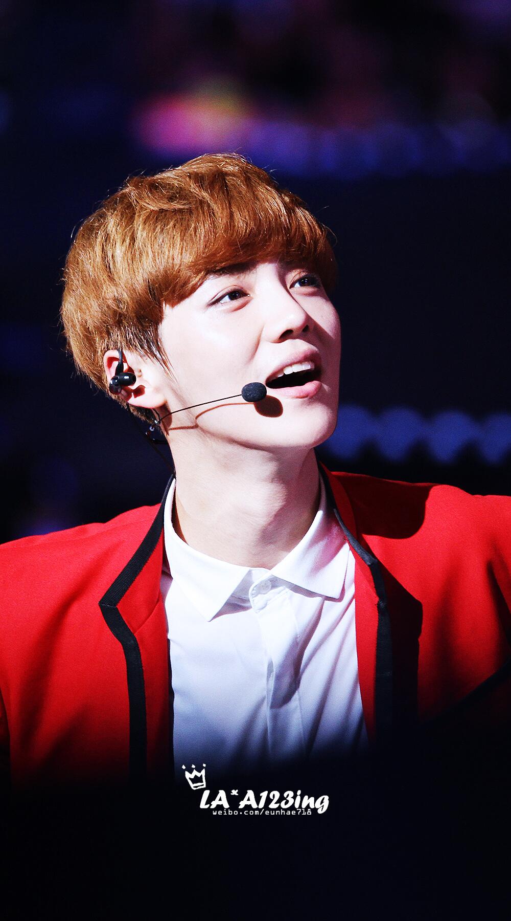 [FANTAKEN] 140712 EXO Concert "The Lost Planet" in Taipei - Day 2 [76P] BsaFY5nCYAIKqzK