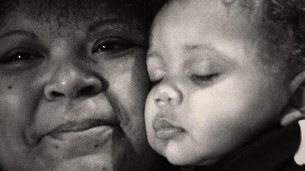 bblynn2002's tweet photo. Back on twitter people ...... Me and baby Zae http://t.co/Q9mfcOCzFB