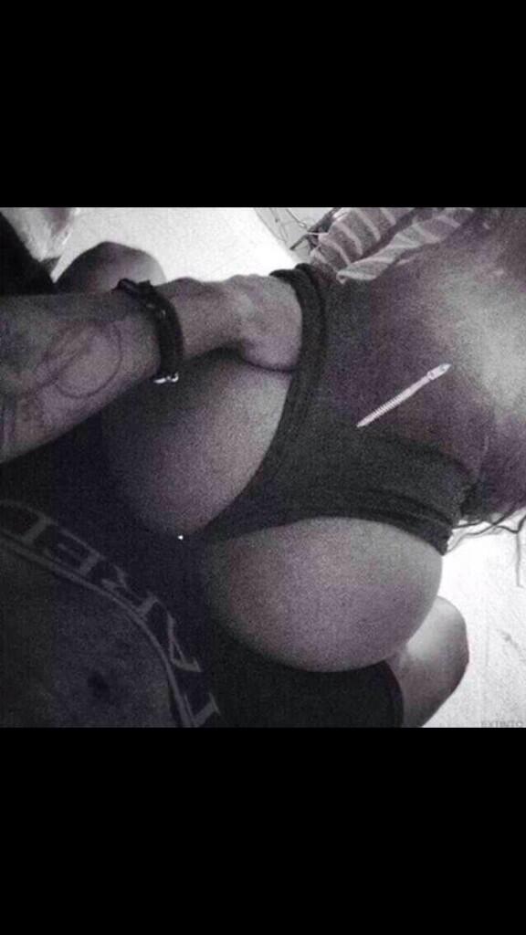 Drewjrdnx's tweet photo. Ass so Fat Need a Lap Dance.. http://t.co/rtcLG26T8S