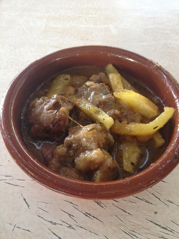 BichoRaroPT's tweet photo. Para hoy domingo... Carrillada Ibérica con patatas!!! http://t.co/PpG1epVioI