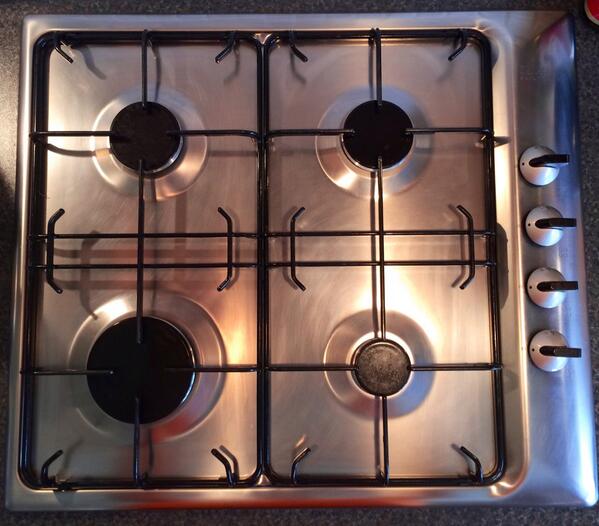 PeterMurrell's tweet photo. Oi @AndrewWilsonAJW @BBCJohnBeattie !! Getting my defence in early. #spotlesskitchen #rscrossfire http://t.co/OKB5k4WwFt