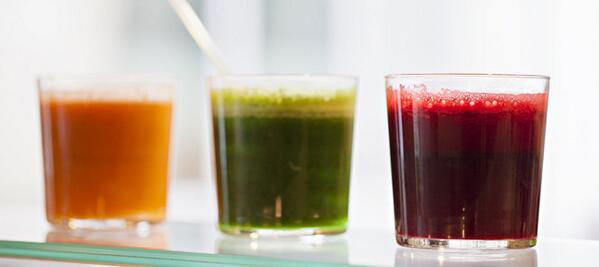 Madamefigaro's tweet photo. Nos trois adresses coups de cœur pour siroter de savoureux jus de fruits et légumes frais. http://t.co/oMQ3reAUB4 http://t.co/AdY1JDnHMD