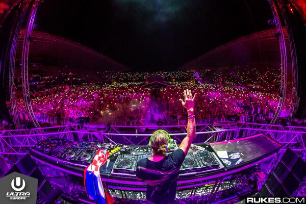 davidguetta's tweet photo. Last night @ @ULTRAEurope ! #GuettaUltra http://t.co/7IHTkQmt7c