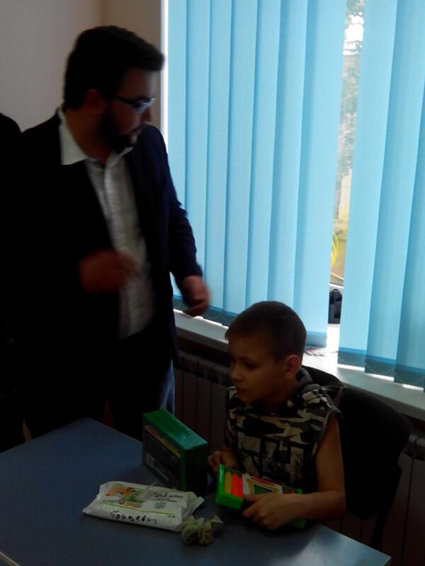 dizel64's tweet photo. "Сніданок з 1+1" та художниця Ольга Адам провели майстер-клас з арт-терапії у лікарні «Охматдит»- все фото http://t.co/nx6gzWSFXV