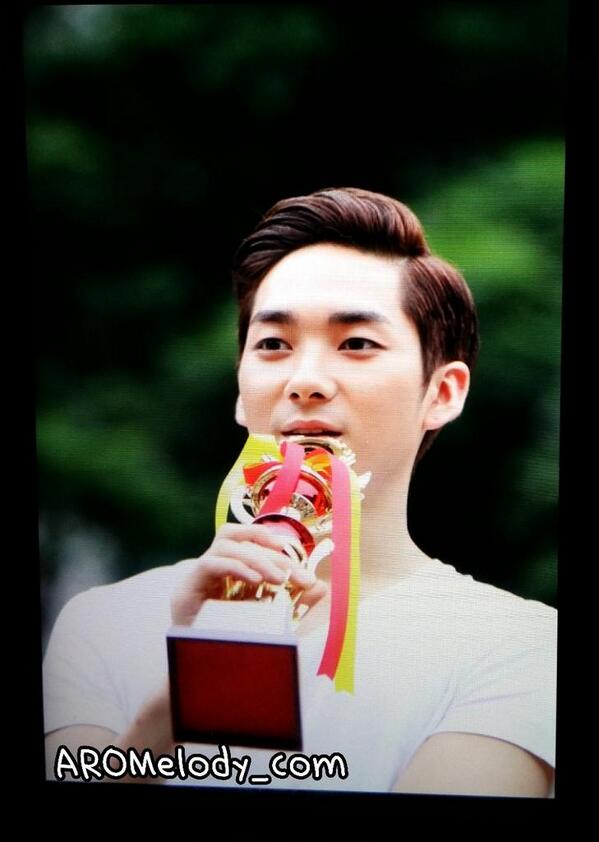 Preview1  20140713  인기가요 미니팬미팅  아론   <a href="/NUESTNEWS/">뉴이스트(NU’EST)</a>