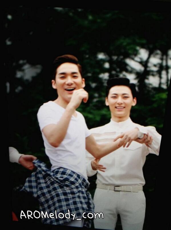 Preview2  20140713  인기가요 미니팬미팅  아론   <a href="/NUESTNEWS/">뉴이스트(NU’EST)</a>