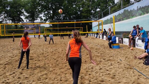 BeachPolaris's tweet photo. Devries/benthem naar de halve finale onder 16 bij @BredaBeach  #juniorbeachcircuit http://t.co/6AJyP8Rthn