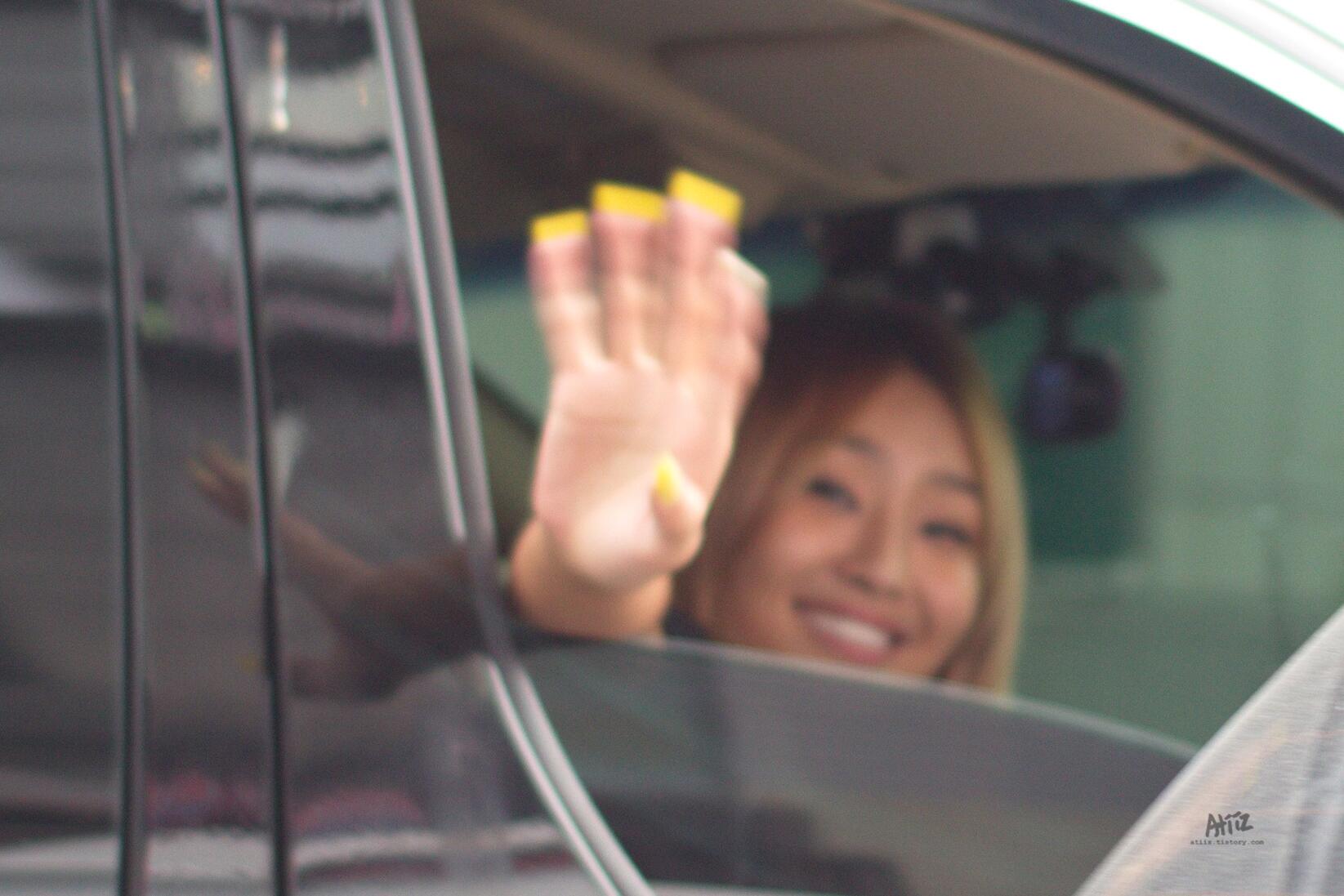 BsbJC07CAAAvbt3.jpg:large