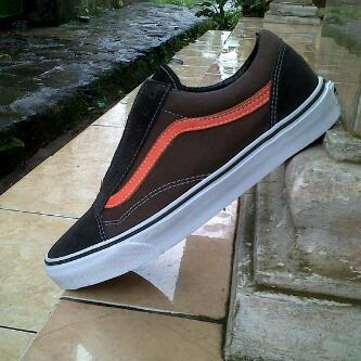 aplsneakers_'s tweet photo. Vans Oldskool Original, available size 9. Order ☎088809696195 | 3276C4C9 http://t.co/7UB4z5kgqS