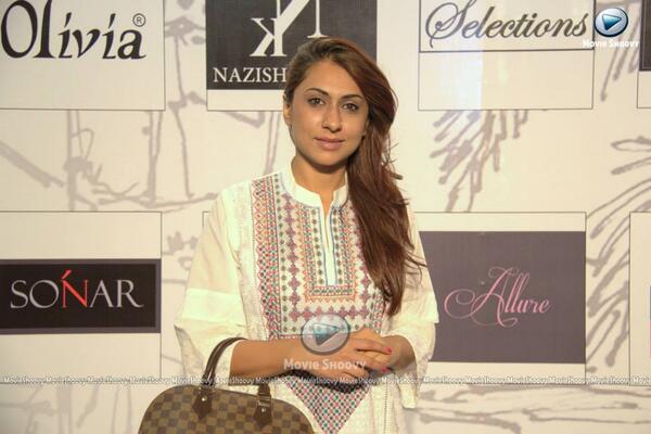 MovieShoovy's tweet image. spotted fashion designer @wardhasaleem at #eidbazaar