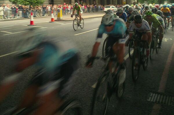 feightlagers's tweet photo. @MarkCavendish missed you racing in London last week. Here's you in ToB last yr #VisitLondon  #getwellsoonCav http://t.co/62KrzMniAG