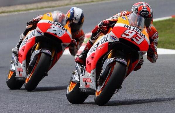 alvarohernan46's tweet photo. 93!!! Increíble El Niño 9 de 9!!!! Segundo Pedrosa y tercero Lorenzo!!!✊gass http://t.co/9R8ZUiDRUl