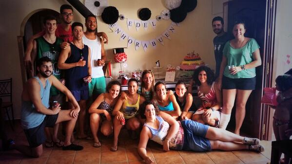 palomaCR4's tweet photo. Enhorabuena @edolracing !!! #family #party #comenzemos http://t.co/pUxbreL5mg