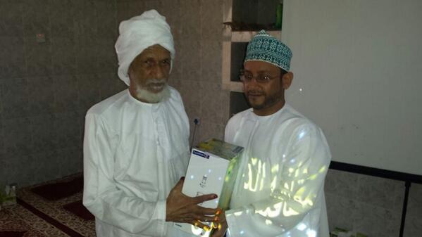 adel121ad1's tweet photo. وكذلك تم توزيع جوائز للحضور http://t.co/u2Ikv7YpNb