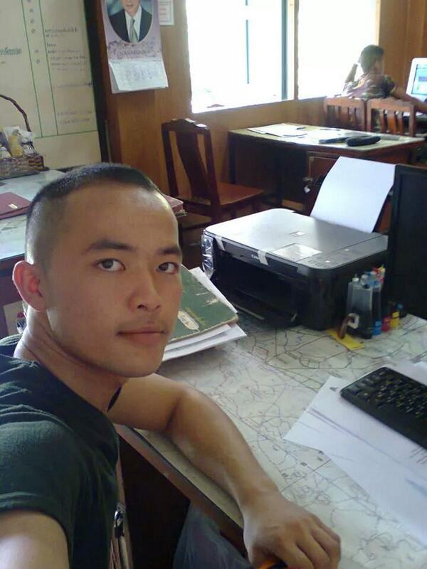 GbNipaporn's tweet photo. วันหยุดยังต้องทำงาน http://t.co/gbUVCiBGlM