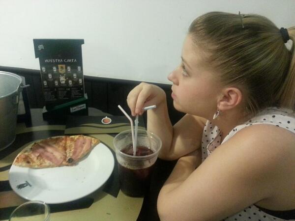 DaviniaEsparrel's tweet photo. Empieza mi descansitooo http://t.co/CrqZUOJV8l