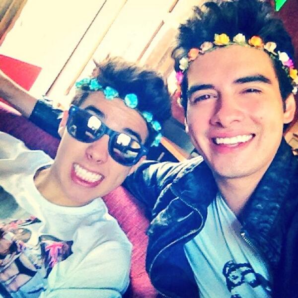 mariobautista_'s tweet photo. Aquí con mi hermano @rafitacalva 🎉🙌 http://t.co/cDaXRKoGOO