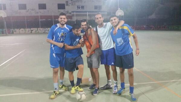 kike_vilanova's tweet photo. Viejas glorias!! @angel_karre  @DarioVDiesel @Poblete02 y @WanxoOne http://t.co/zYer8qnYSY