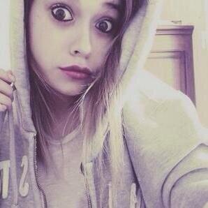 Rol_TLS's tweet photo. ¡Bienvenida Juli! ☺️ @Juli_TLS http://t.co/fLUSU3g4R3