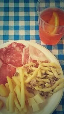 GaschMusicFest's tweet photo. Spritz, Aperitivo completo e ti piazzi sui divanetti nell'area parco relax con gli amici #gasch http://t.co/xatGLTdaE7