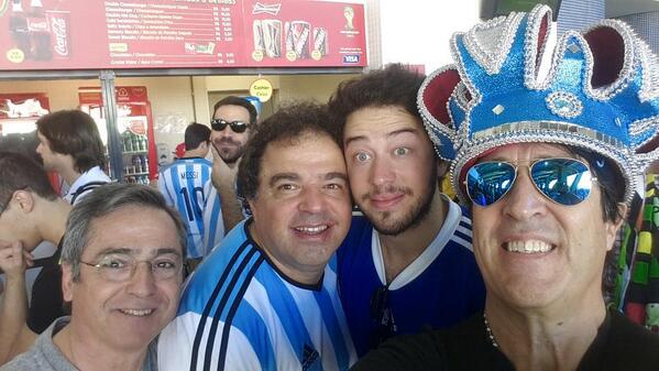 P_Aristizabal's tweet photo. Entrando a la cancha #VamosArgentina  @maxisuez http://t.co/3XIZSe7Zk6