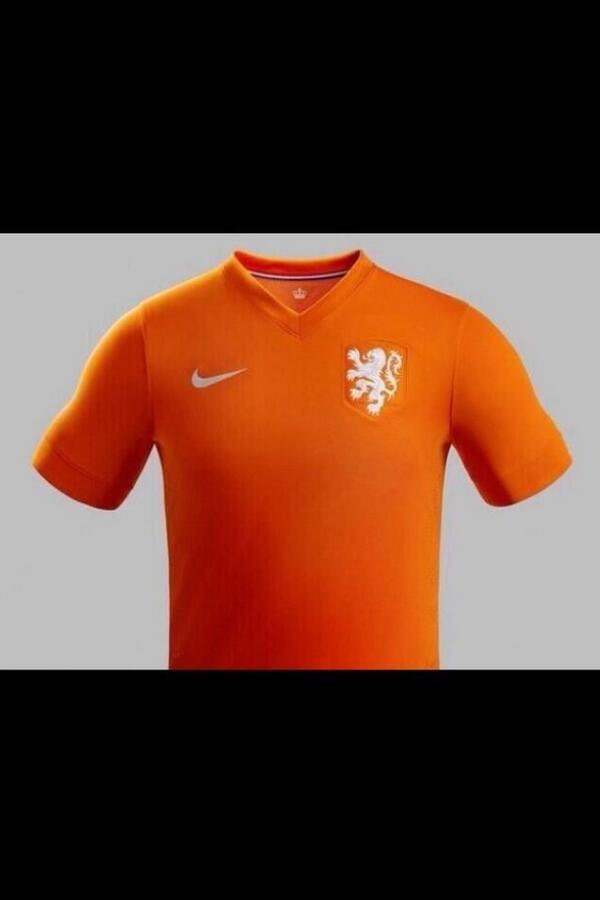 NLVoetbalDingen's tweet photo. Na de finale verloten we dit shirt! RT dit en Volg ons om kans te maken! http://t.co/zyEffZ7fQm