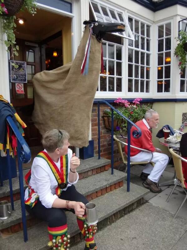 This fella has a long face.... guess he was kicked out of the pub... #SandwichFolk  ;)