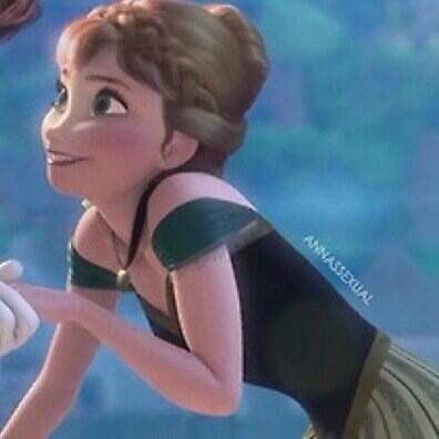 R9k_Anna's tweet photo. @BlackHeartElsa Your booty makes me go: http://t.co/IeO9GYQ8b2