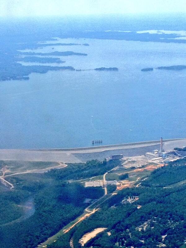 Sam_Keel22's tweet photo. The fact that I cried when I saw Lake Murray shows how emotionally unstable I've been the past 2 days #backhome ☺️✈️ http://t.co/FTAH5cJ8Op