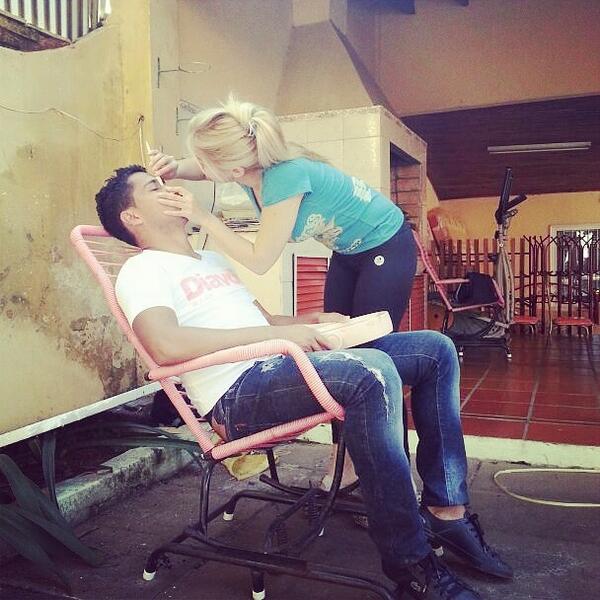 _lion86's tweet photo. Perfilacion jaja @BaezSharlene http://t.co/tLUIaGMjhP