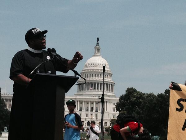 CCAN's tweet image. "In the 21st century we are fighting for existence! This is our Birmingham!"-@revyearwood #StopGasExports