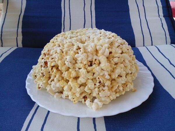 Danycg91's tweet photo. Mi tarta de palomitaz http://t.co/FefdNxaTWY