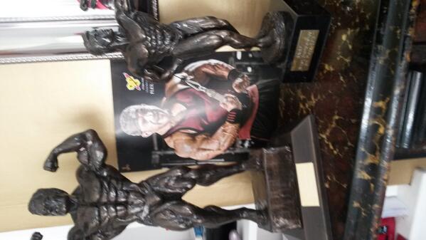 Keeping these in sight keeps me motivated, getting shit done daily! <a href="/Flex_Lewis/">Flex Lewis</a> #bodybuilding #fitfam #motivation