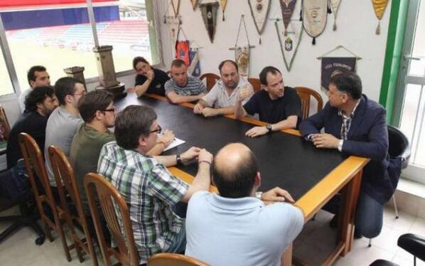 #SegundaB | Unos que mueren, otros nacerán. La situación tras la caída del CD Ourense ift.tt/1ntxVxy